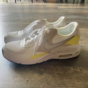 nike airmax tennis shoes